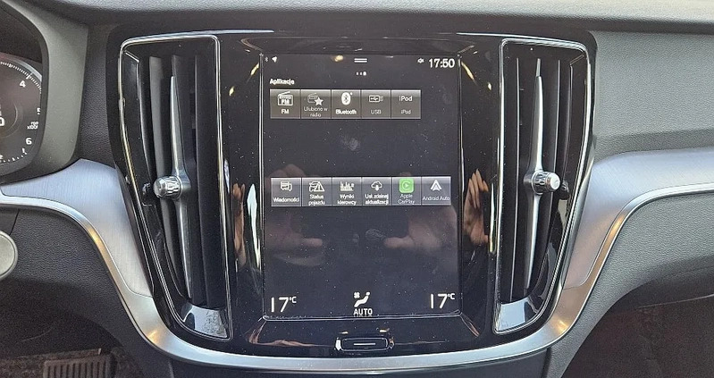 Volvo V60 cena 88000 przebieg: 161000, rok produkcji 2019 z Włocławek małe 277